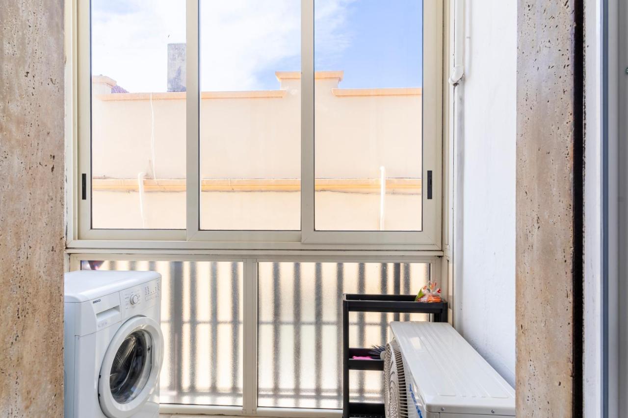 Apartment Livorno- Lungomare Viale Italia Bright Apartment!