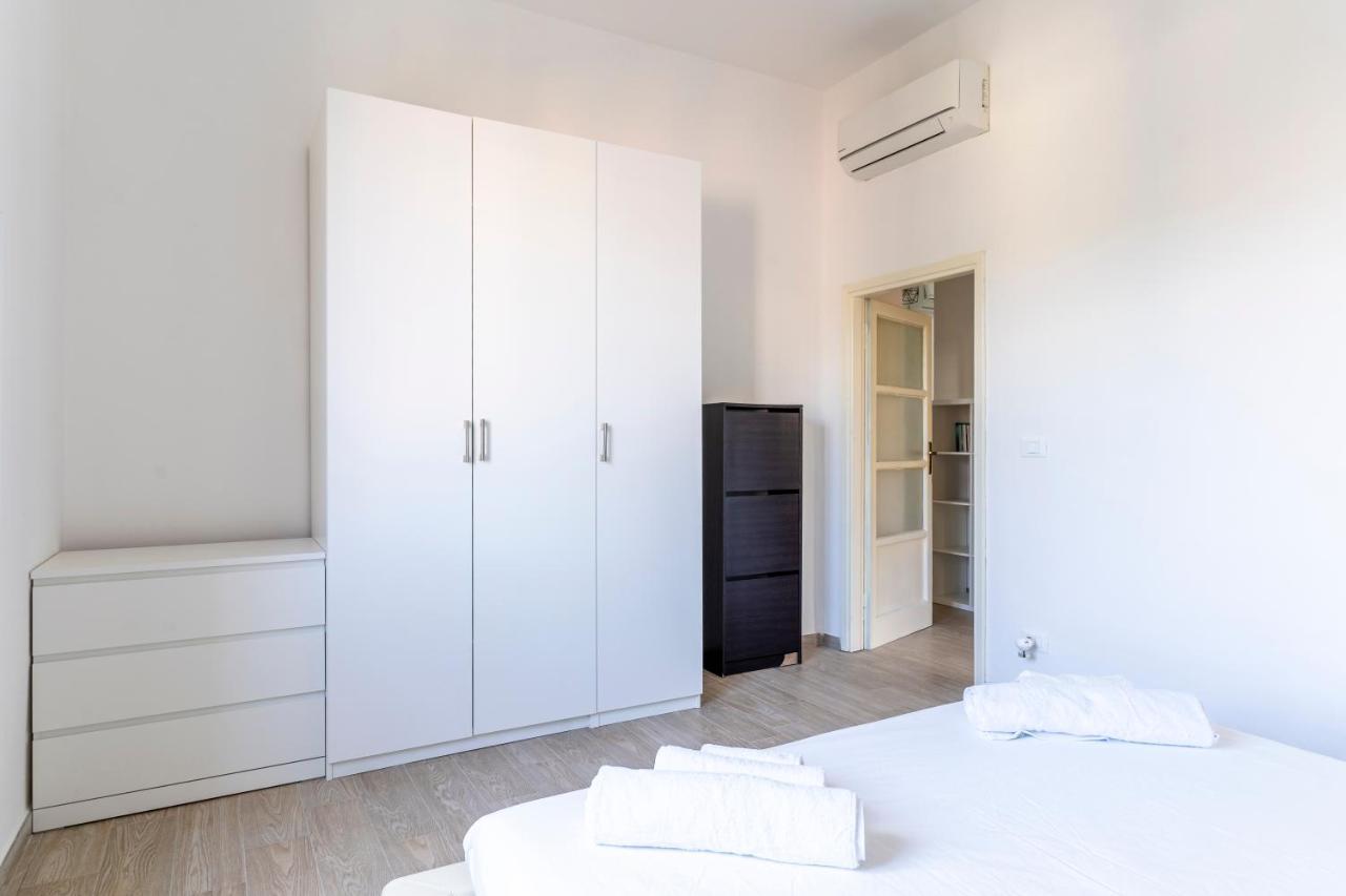 Apartment Livorno- Lungomare Viale Italia Bright Apartment!